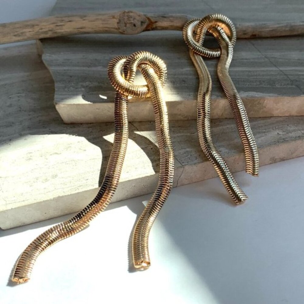 New ~ Anthropologie Snake Chain Loop Long Gold Ea… - image 6